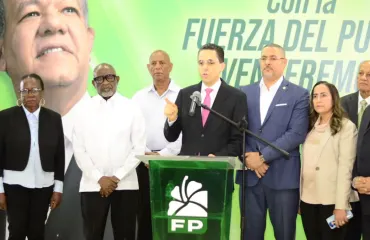 FP denuncia alza de 95 % en combustibles y exige cuentas por RD$460 mil millones