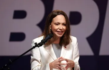 María Corina Machado propone comisión de la verdad y elecciones en 2027 tras regresar a Venezuela