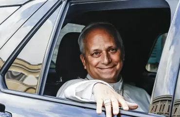 Cirujano que operó a León XIV afirma que el papa puede realizar su gira por Argentina, Uruguay y Perú