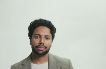 Edwin Dormoy aborda riesgos exposición en redes sociales con "Influencer y Narco"