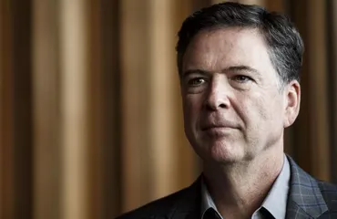 Departamento de Justicia imputa nuevos cargos penales a James Comey por filtración de información clasificada