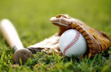 MLB suspende a prospecto dominicano por fraude de edad con muerte ficticia y tumba falsa