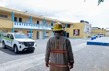 Quema de medicamentos intoxica a más de 15 estudiantes y rescatistas en Santo Domingo