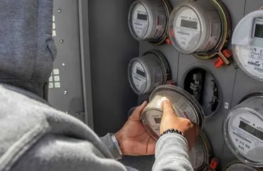 Usuarios logran rebajas de facturas eléctricas ante Protecom mientras otros pagan el alza completo