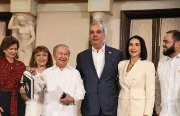 Ellis Pérez recibe Premio Anual Adulto Mayor 2026 en el Palacio Nacional