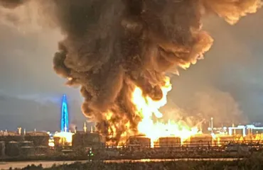 Atacan San Petersburgo con drones y causan daños en terminales petroleras y centro logístico