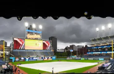 Lluvia obliga a posponer el cuarto juego de la Serie de Campeonato de la Liga Americana