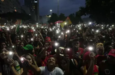 Izquierda brasileña se vuelca a las redes y las calles para impulsar a Lula frente a Flávio Bolsonaro