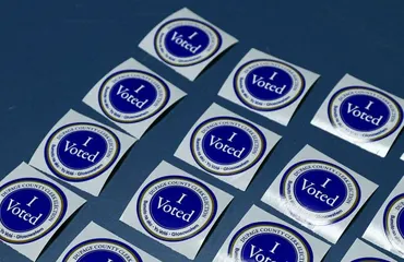 Más de 690.000 estadounidenses ya votaron anticipadamente en 29 estados