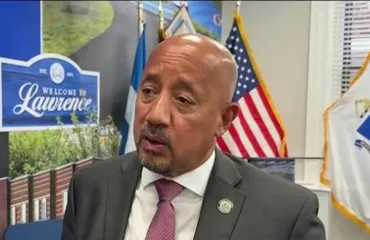 Concejo Municipal de Lawrence votará moción de no confianza contra alcalde Brian DePeña