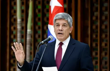 Cuba rebaja su vínculo con Venezuela: ahora la llama "país amigo" y no aliado