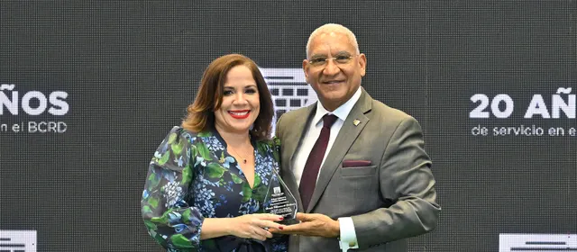 BCRD realiza acto de reconocimiento a personal por tiempo de servicio a la institución