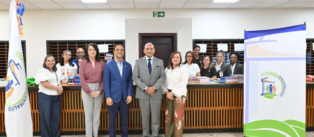Voluntariado Banco Central realiza jornada de venta de útiles escolares