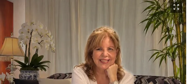 Personalidades acuden a despedir a Cosette Bonnelly