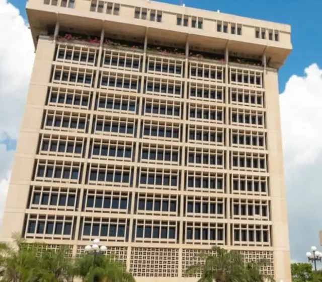 Banco Central advierte que conflictos internacionales, combustibles y ciberataques amenazan la estabilidad financiera dominicana
