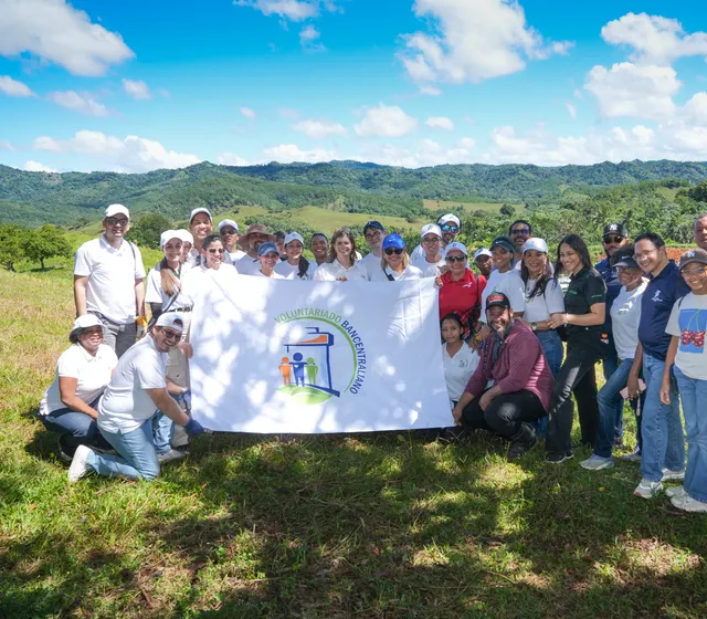 Voluntariado del Banco Central realiza su XXII jornada de reforestación con motivo del 79º aniversario institucional
