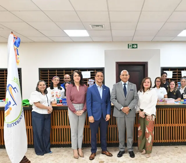 Voluntariado Banco Central realiza jornada de venta de útiles escolares