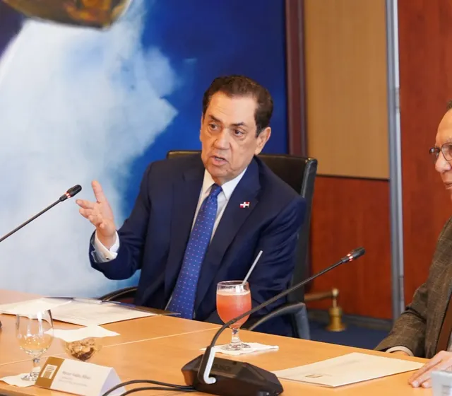 Valdez Albizu destaca estabilidad de precios y expectativas favorables para economía dominicana