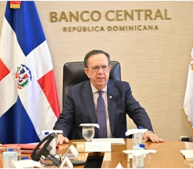 Valdez Albizu llama sector financiero a reforzar la ciberseguridad y acelerar la inclusión financiera.