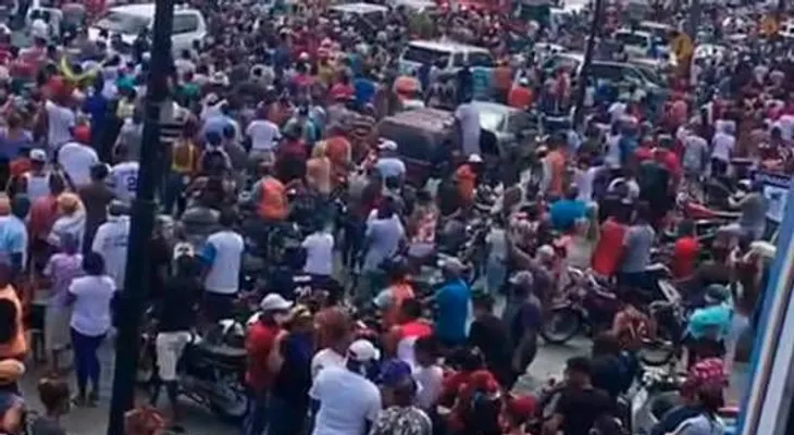 PN suspende comandante policial de Puerto Plata, por permitir multitudinaria manifestación