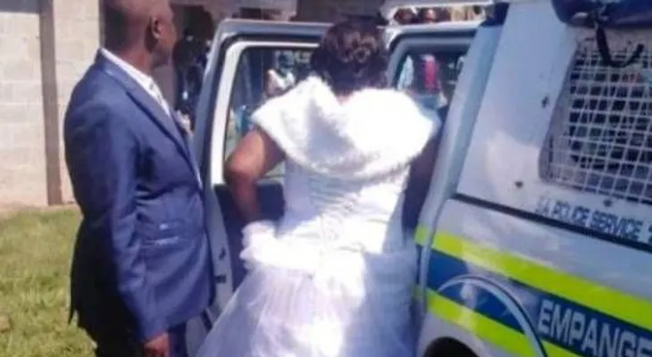 Apresan pareja de recién casados por violar confinamiento en Sudáfrica