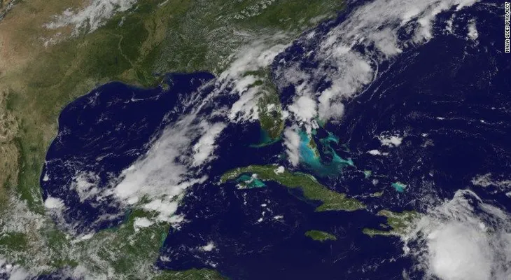 Ya son 20 los muertos en Dominica por el paso de Erika