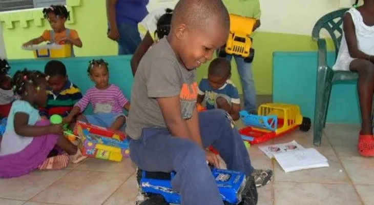 Gobierno reparte juguetes a niños por día de los Reyes