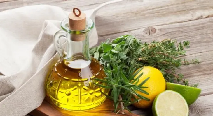 Dicen que la combinación es milagrosa: Aceite de oliva con limón