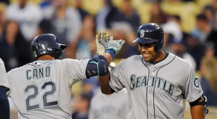 Robinson Canó y Nelscon Cruz disparan jonrones 