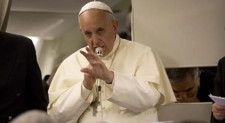 Papa Francisco: La puerta al matrimonio de los sacerdotes "está siempre abierta"  