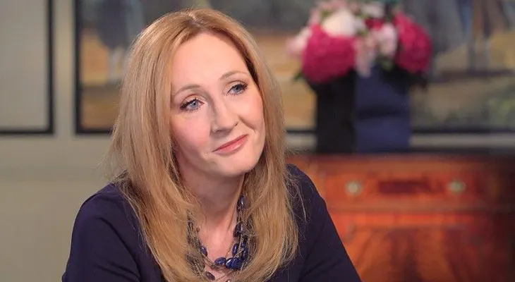 J.K. Rowling escribió un manuscrito secreto en un vestido de fiesta