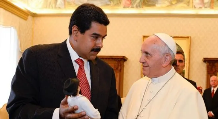 "Rece por mí? ¡Pero a favor, no en contra!", le dijo el Papa a delegación venezolana
