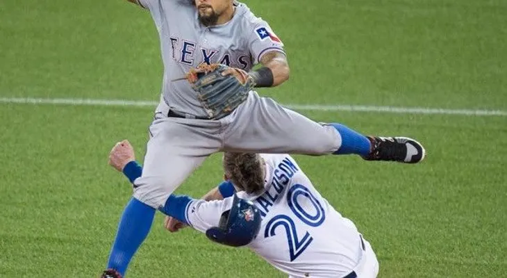 Texas toma la delantera en su serie con Toronto