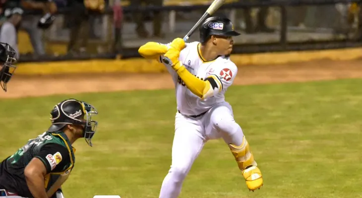 Águilas mantienen primer lugar tras derrotar a Estrellas