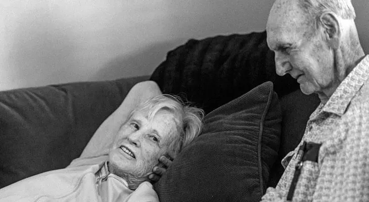 Pareja fallece con 4 horas de diferencia 