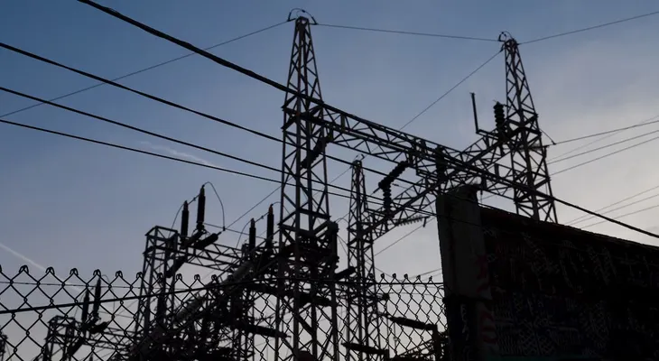 Ciberataque vinculado a Irán paralizó una central eléctrica británica durante cuatro días