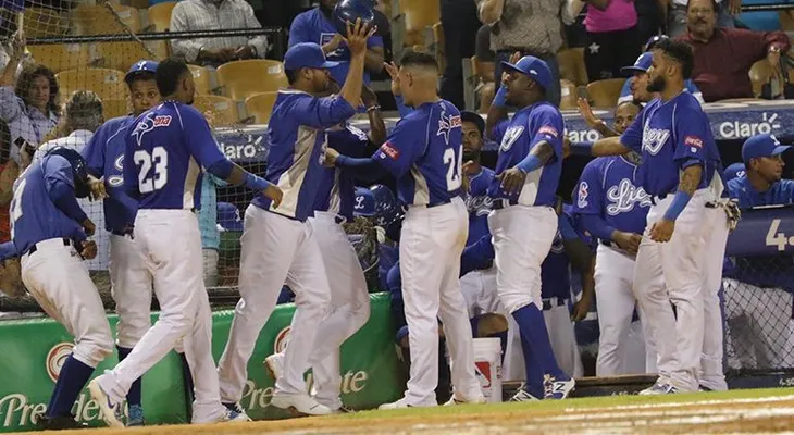 Licey respira un poco y derrota 2-1 a los Toros