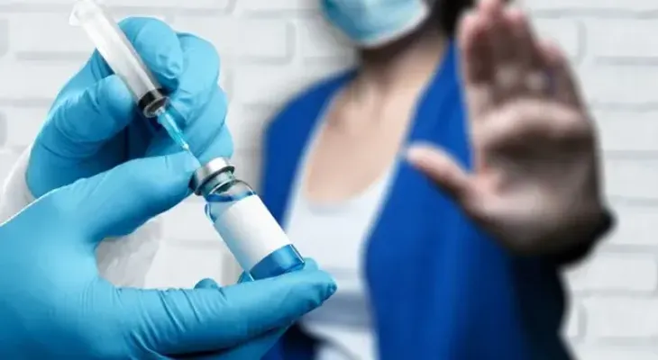 A partir del 31 de marzo despedirán a sanitarios que sigan sin vacunarse en Grecia