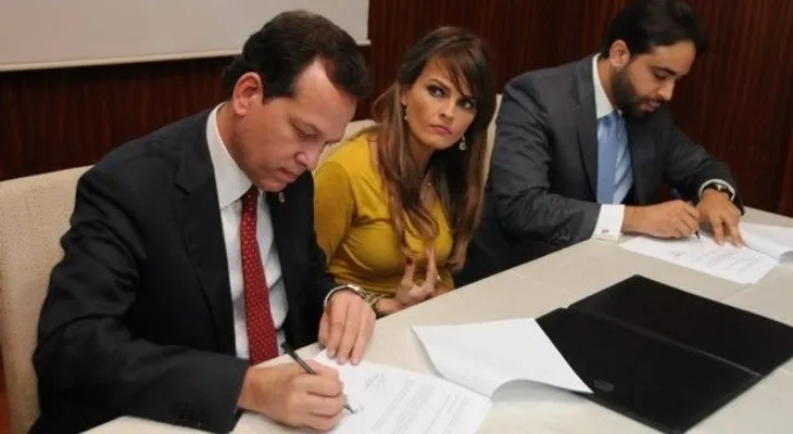Academias APP y CAPP firman acuerdo para trabajar en promoción de valores democráticos