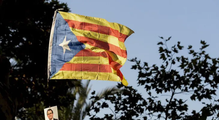 Tribunal Constitucional suspende resolución independentista de Cataluña