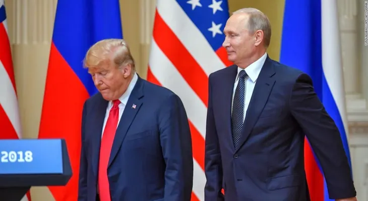 Trump dice que tendrá otra reunión con Putin y tilda a los medios de "enemigos de la gente"