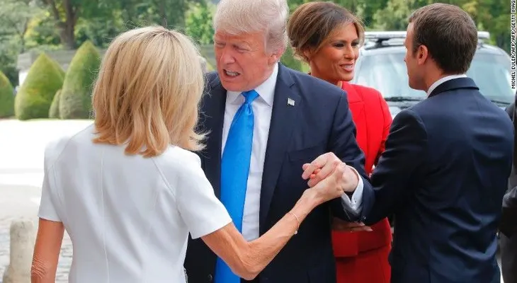 El saludo incómodo entre Trump y la esposa de Macron del que todo el mundo está hablando