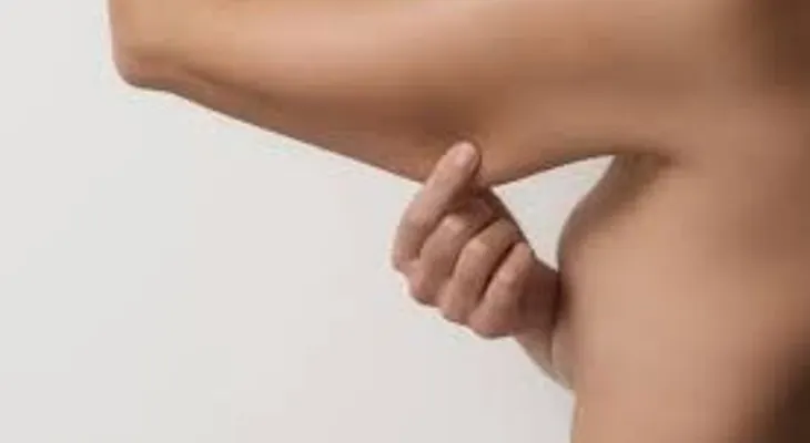 El remedio que tenían escondido:  Alcanfor con café elimina la flacidez en los brazos otras partes del cuerpo; tan sencillo como eso