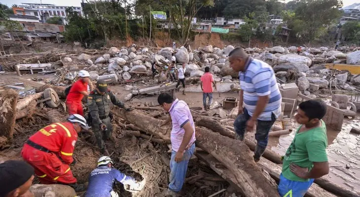 Colombia: Buscan a decenas de desaparecidos tras avalancha en Mocoa