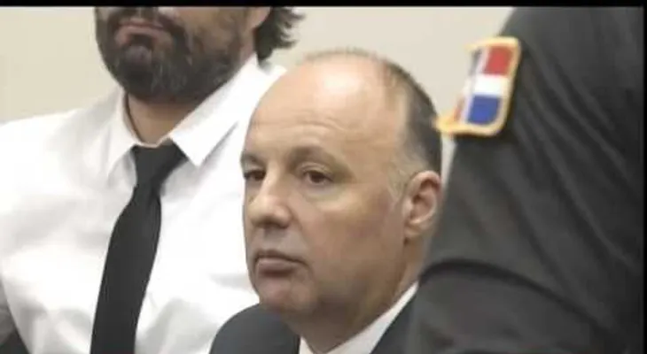 Aplazan para el 19 de junio revisión de coerción a francés Christophe Naudin