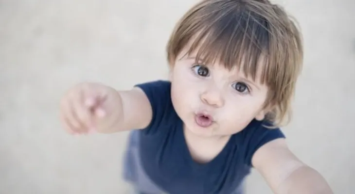 Así se desarrollan los 5 sentidos de los niños a los 2 años