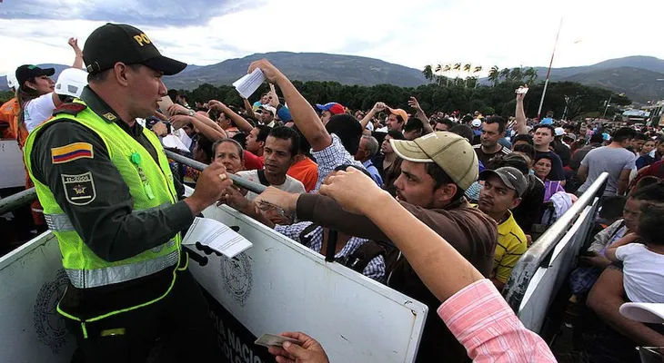 Tras casi un año sellada, reabren la frontera entre Colombia y Venezuela