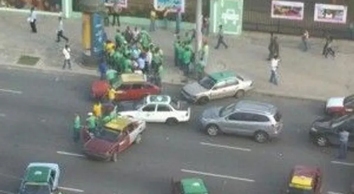 Chóferes crean un caos en el tránsito; hay 20 presos
