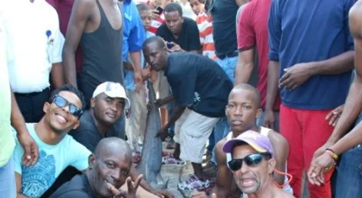 Encuentran tiburón de gran tamaño en playa Macao