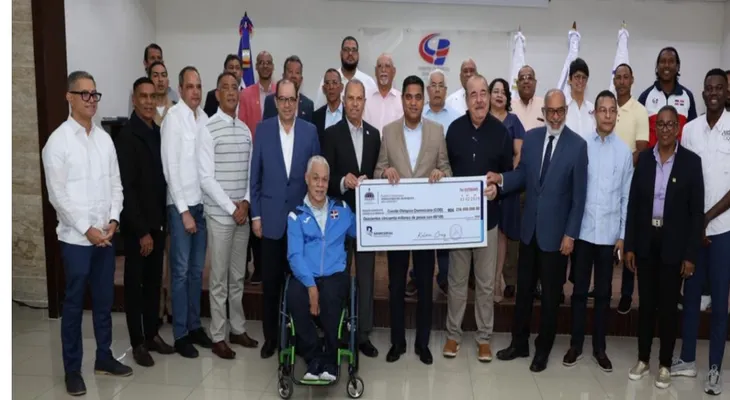 Kelvin Cruz entrega RD$250 millones para atletas